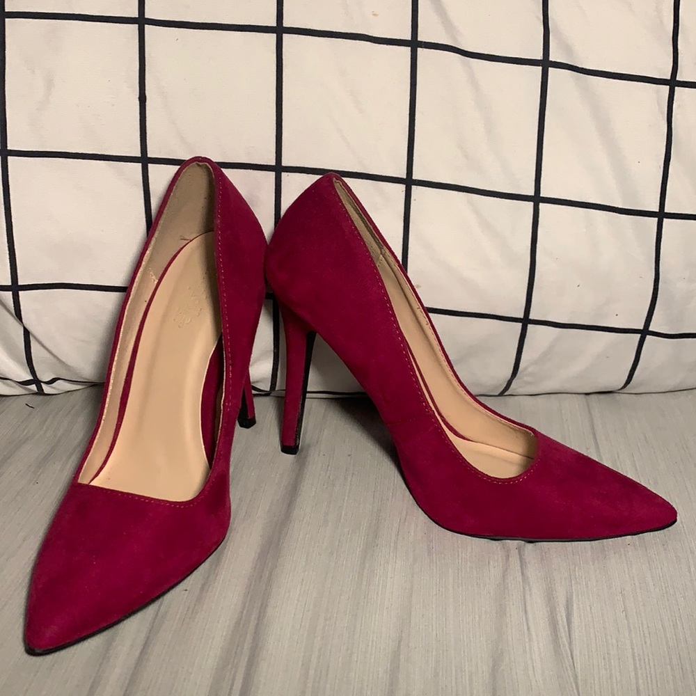 Charlotte Russe magenta pumps